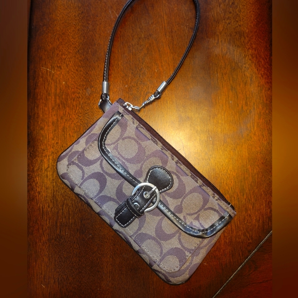 Coach vintage signature wristlet